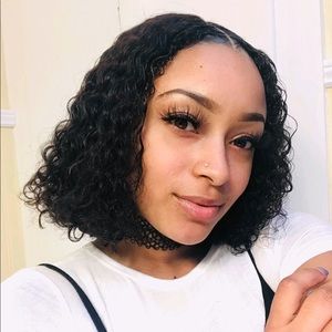 Meet your Posher, Dominique